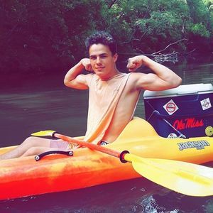 Meet your Posher, Devin